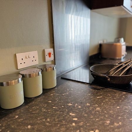 Group Bookings: Up To 30 Guests Across 5 Spacious Flats! Keyless Access Free Wifi & Parking Birmingham Exterior photo