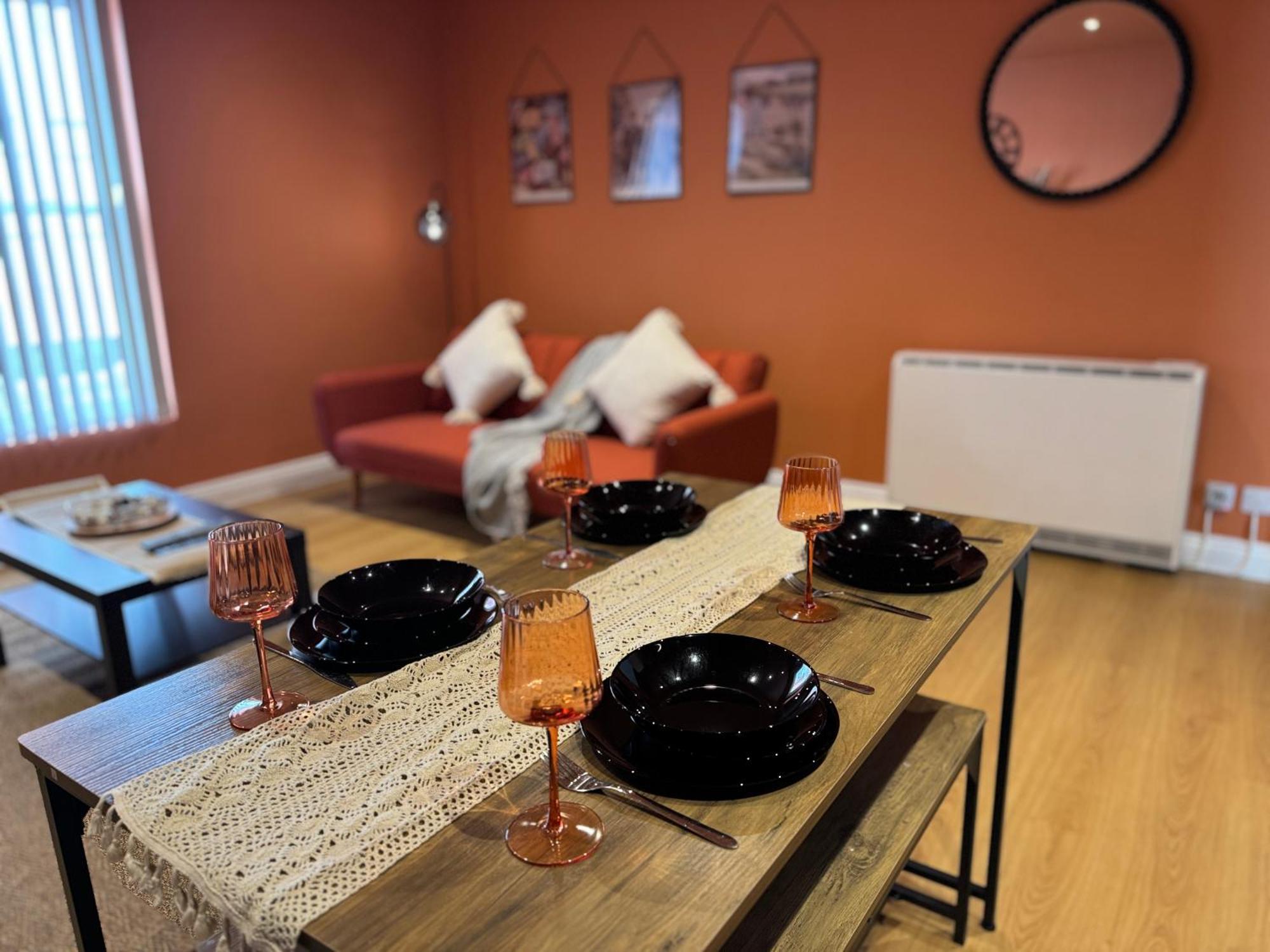 Group Bookings: Up To 30 Guests Across 5 Spacious Flats! Keyless Access Free Wifi & Parking Birmingham Exterior photo