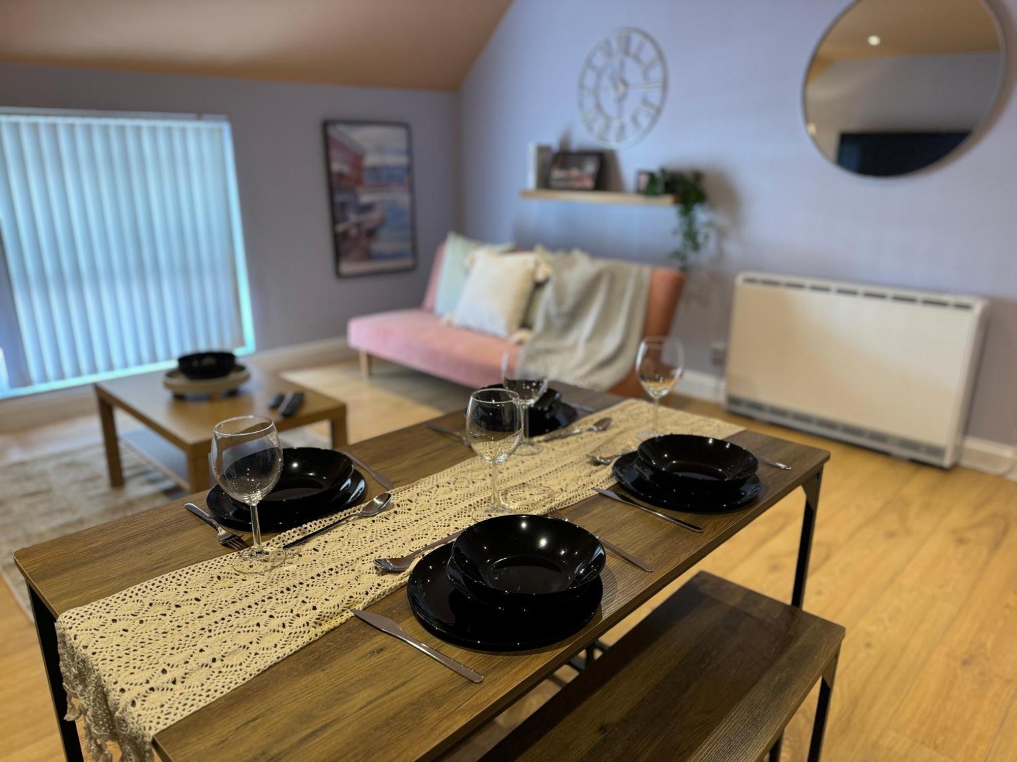 Group Bookings: Up To 30 Guests Across 5 Spacious Flats! Keyless Access Free Wifi & Parking Birmingham Exterior photo