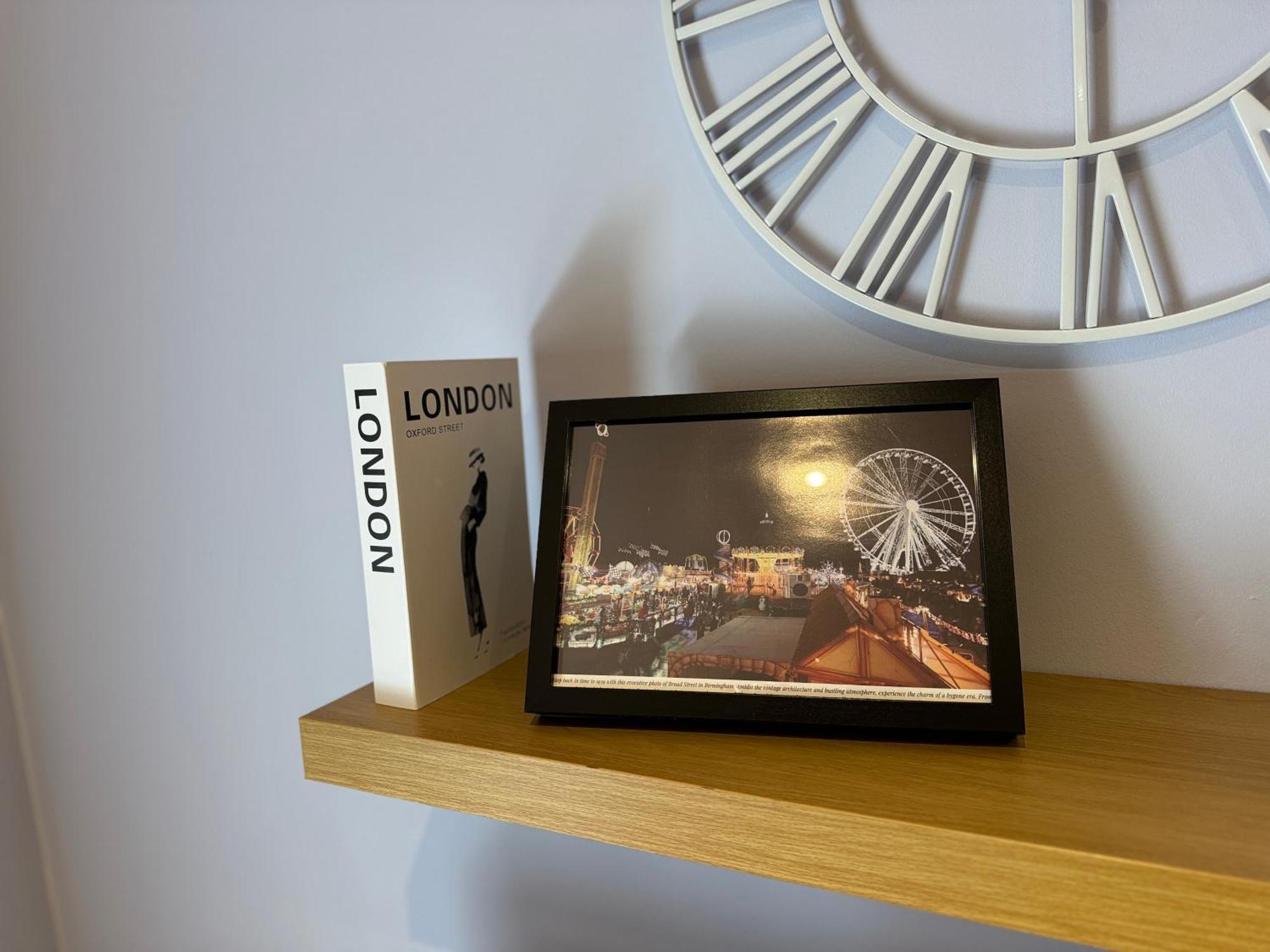 Group Bookings: Up To 30 Guests Across 5 Spacious Flats! Keyless Access Free Wifi & Parking Birmingham Exterior photo